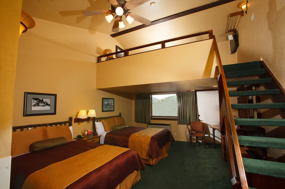 Elk Country Motel
